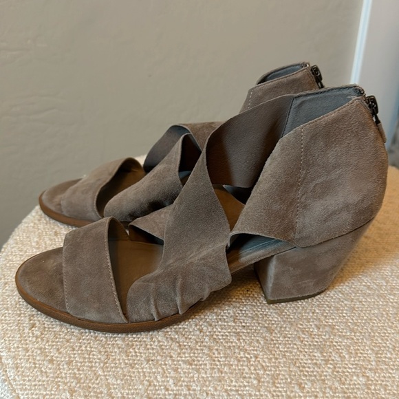 Eileen Fisher Suede Crisscross Sandal heel size 10 - Picture 2 of 6